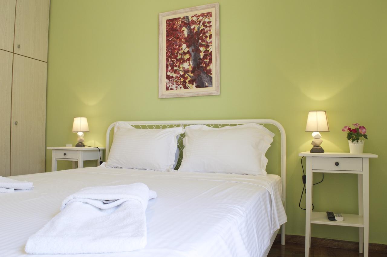 Meros - Athenian Residencies ภายนอก รูปภาพ